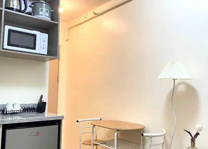 Walk To Araneta, Mrt And Malls, Cubao, Netflix * Manila