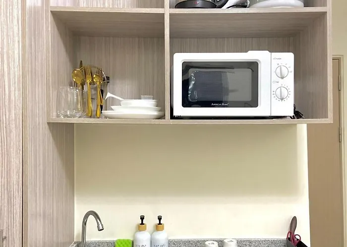 Walk To Araneta, Mrt And Malls, Cubao, Netflix Manila